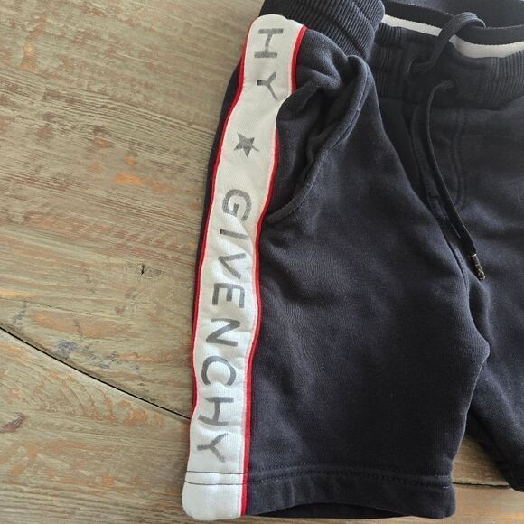 Givenchy boys logo shorts size 4 - Picture 2 of 8